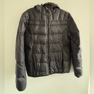 Mckinley Men's Black Quilted Hooded Puffer Jacket Sz. S/M Down Filled Coat Short